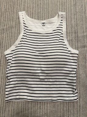 Uniqlo Ribbed Cropped Sleeveless Bra Top